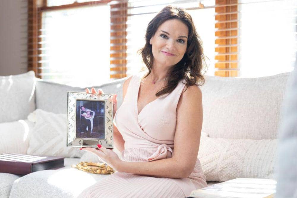 Artis Laura Orrico melahirkan anak pertama di usia 49 tahun