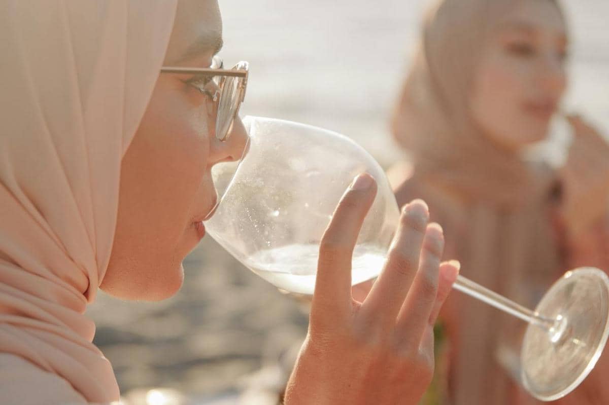 Perempuan di Malaysia Ditangkap Pasca Minum saat Puasa di Live TikTok