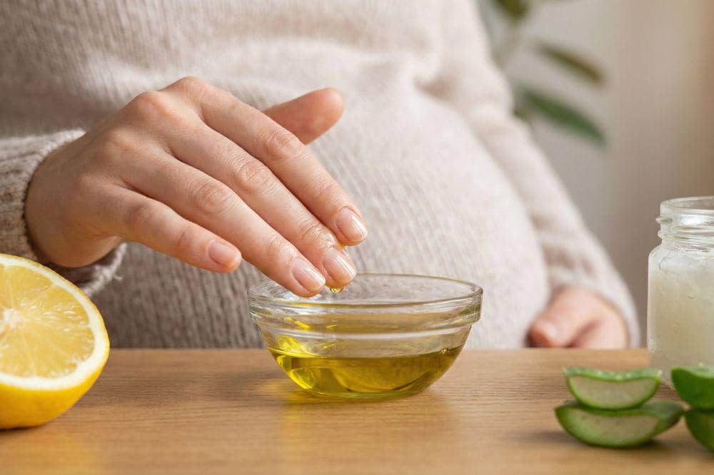 6 Cara Ibu Hamil Merawat Kuku dengan Bahan Alami