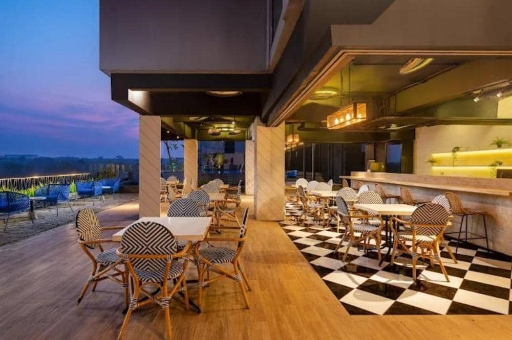 6 Hotel Dekat Bandara Pekanbaru, Solusi Anti Terlambat Kejar Pesawat.jpg