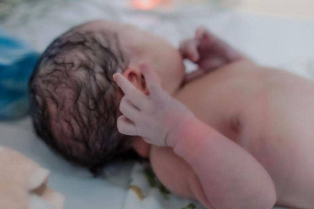 7 Artis Indonesia yang Melahirkan di Bulan Ramadan dari Tahun ke Tahun