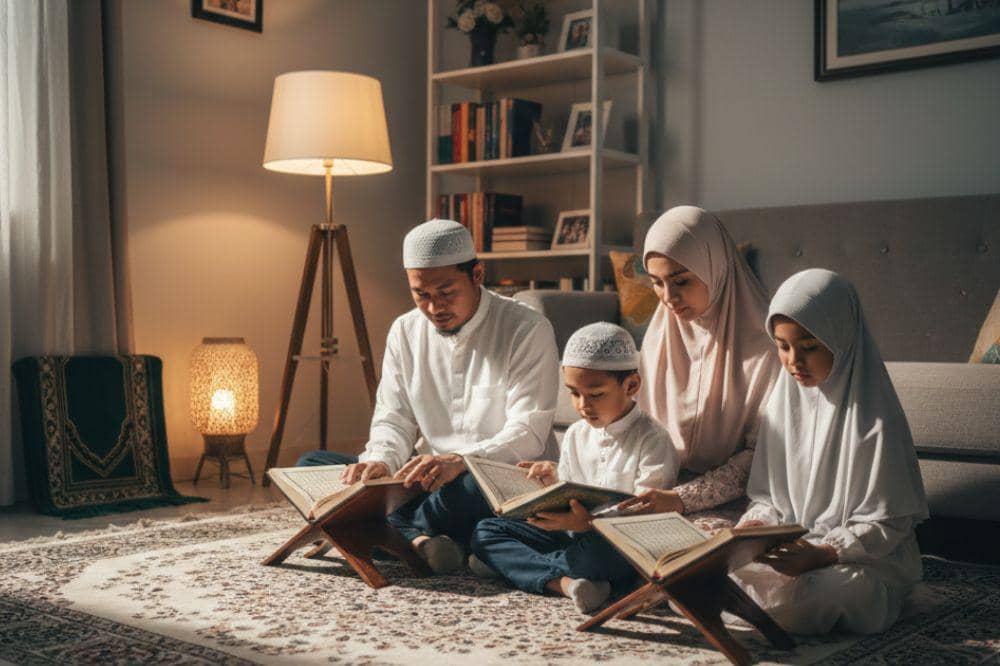 7 Cara Membuat Anak Cinta Al-Qur'an