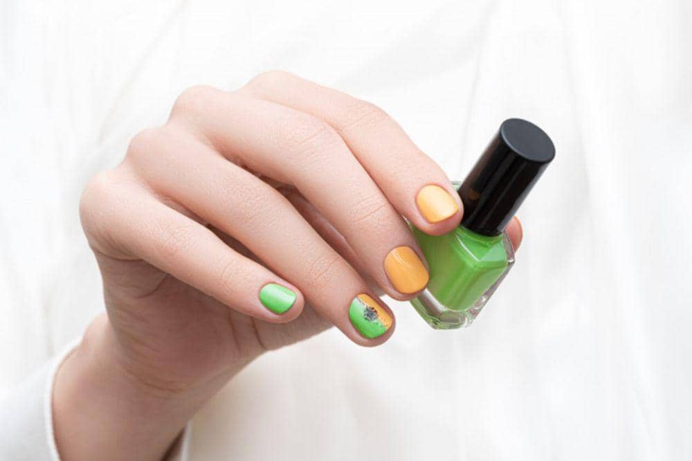 7 Rekomendasi Kutek Peel Off Terbaik, Bikin Kuku Tampil Cantik