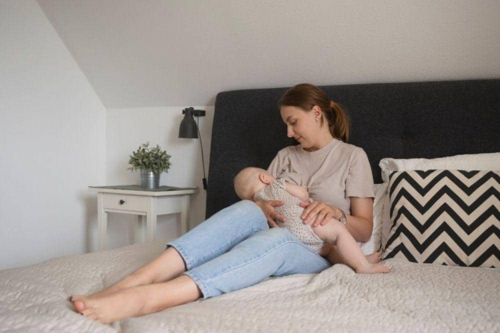 Apakah Menyusui Membatalkan Puasa (2).jpg