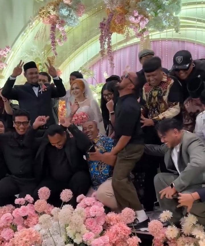 Pernikahan Virgoun dan Lindi Fitriyana 4.jpg