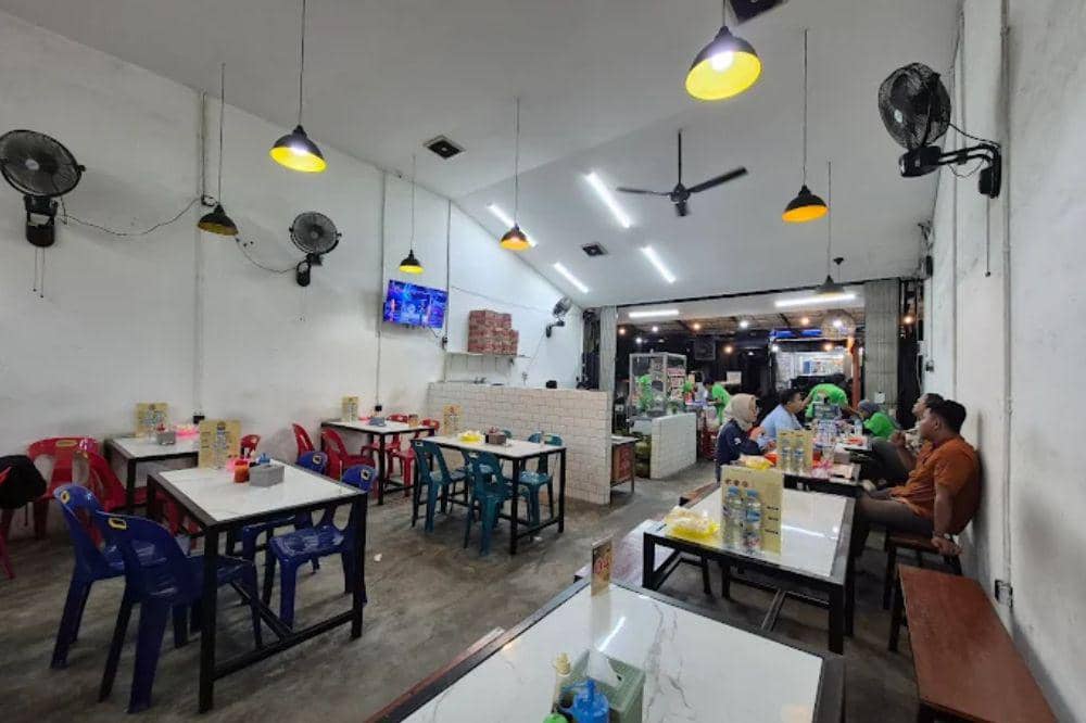 7 Tempat Makan 24 Jam di Jakarta Timur yang Layak Dicoba