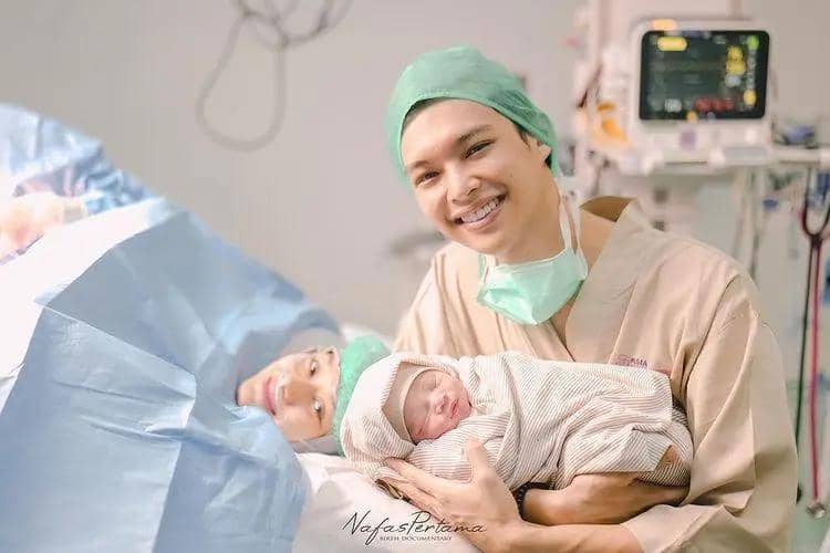 Instagram.com/rey_mbayang