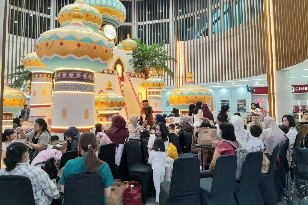 Model Babyshop Superstar yang sedang menunggu giliran