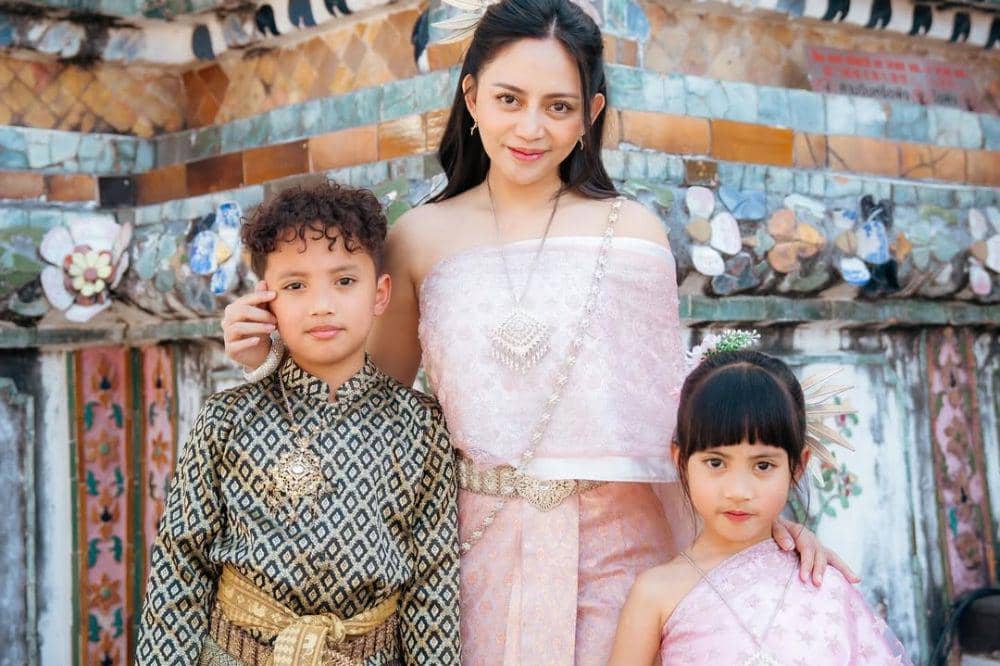 Cara Rachel Vennya Mendidik Anak-anaknya, Tegas tapi Tak Kasar