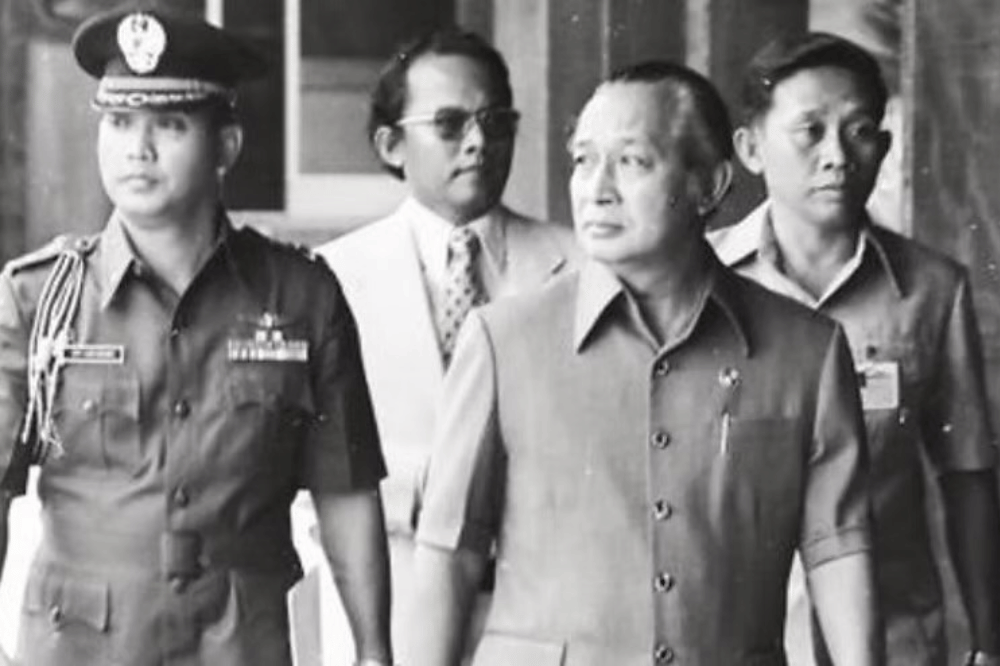 Profil dan Biodata Try Sutrisno Wapres ke-6 RI Lengkap Perjalanan Kariernya (2).png