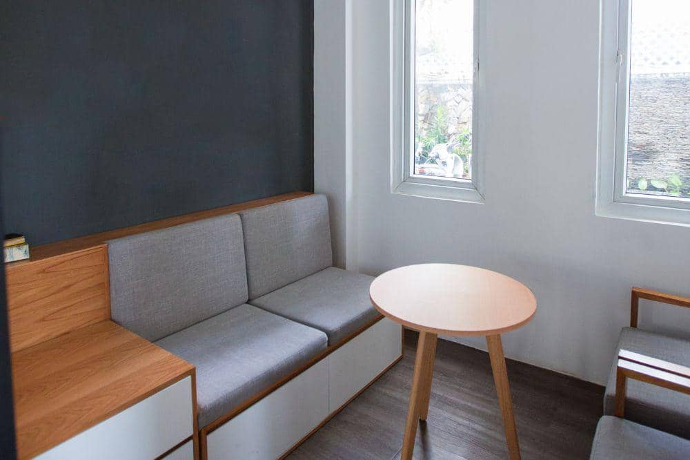 7 Ide Cat Tembok Warna Abu-Abu untuk Ruang Tamu 7