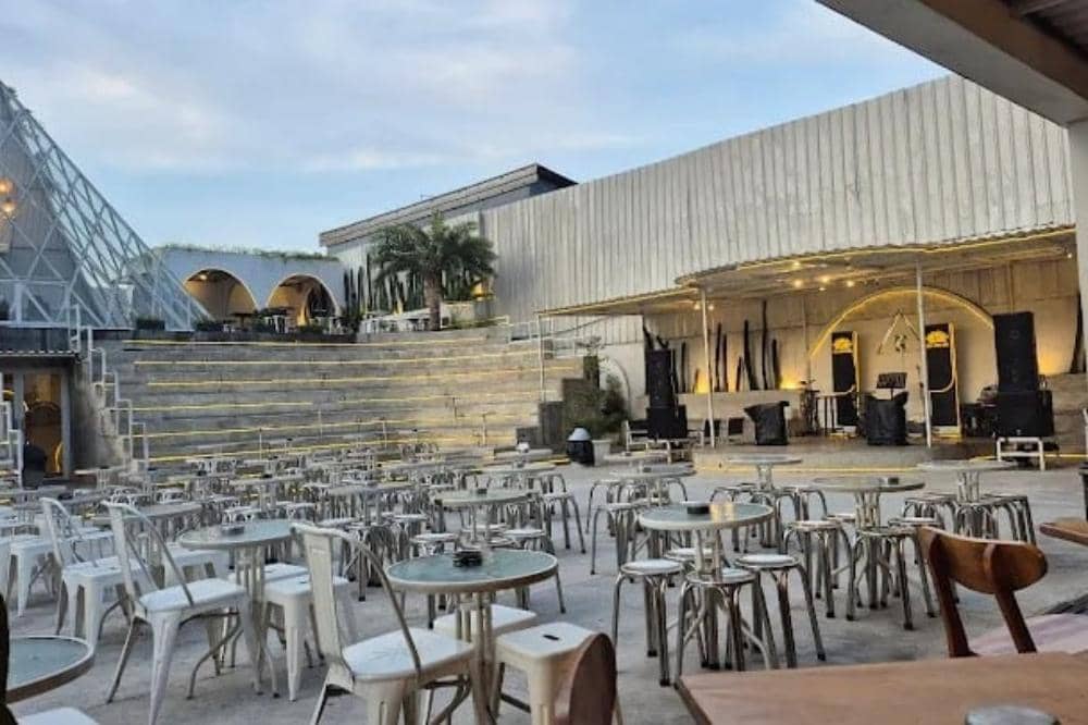 7 Tempat Makan 24 Jam di Bekasi untuk Lapar Tengah Malam.jpg