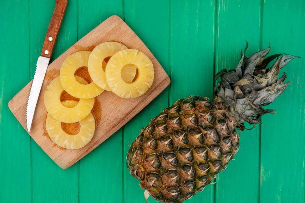 5 Cara Memotong Nanas 1