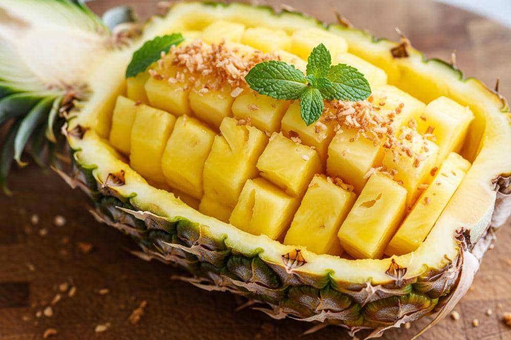 5 Cara Memotong Nanas 3