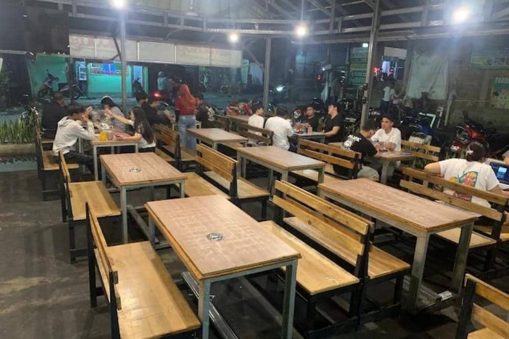 7 Tempat Makan 24 Jam di Bekasi untuk Lapar Tengah Malam.jpg