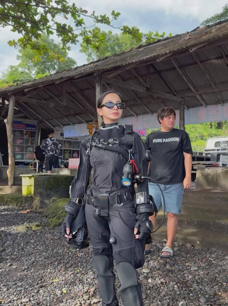 Kirana Larasati Pecahkan Rekor Muri, Perempuan Indonesia Pertama yang Menyelam 127 Meter 
