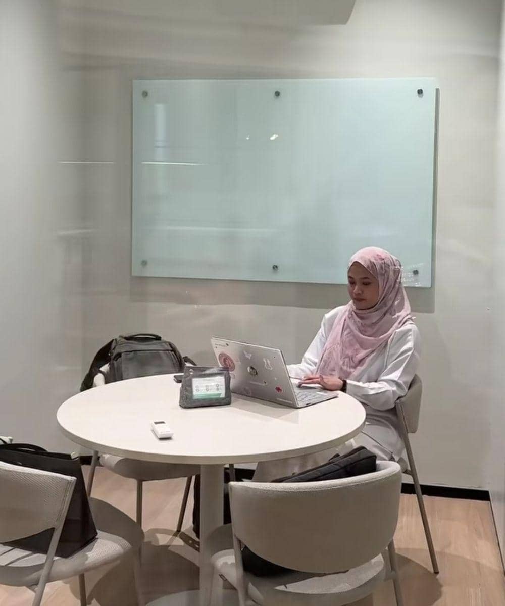 6 Foto Ruang Kerja Karyawan di Kantor Tasya Farasya 5