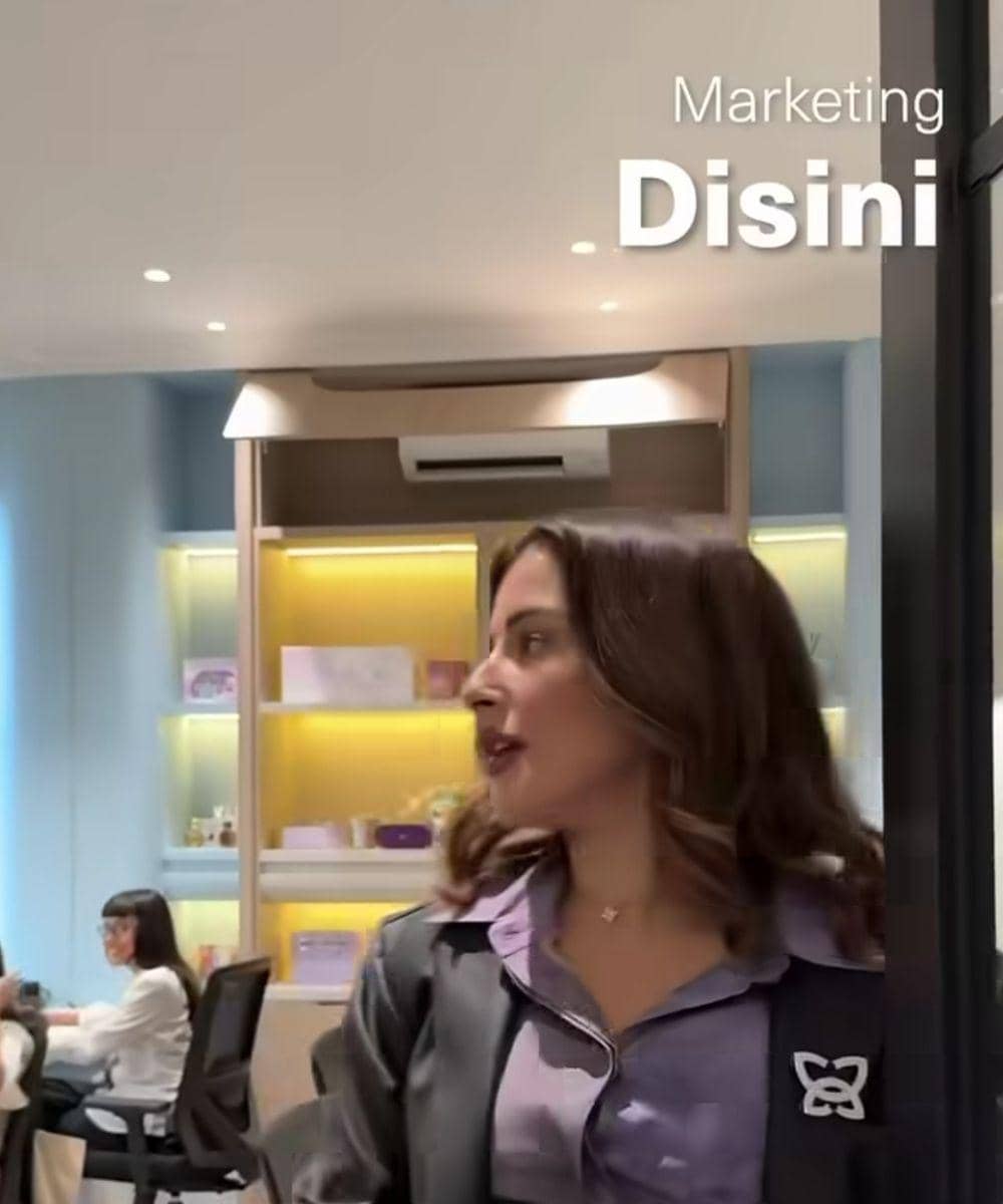 6 Foto Ruang Kerja Karyawan di Kantor Tasya Farasya 3