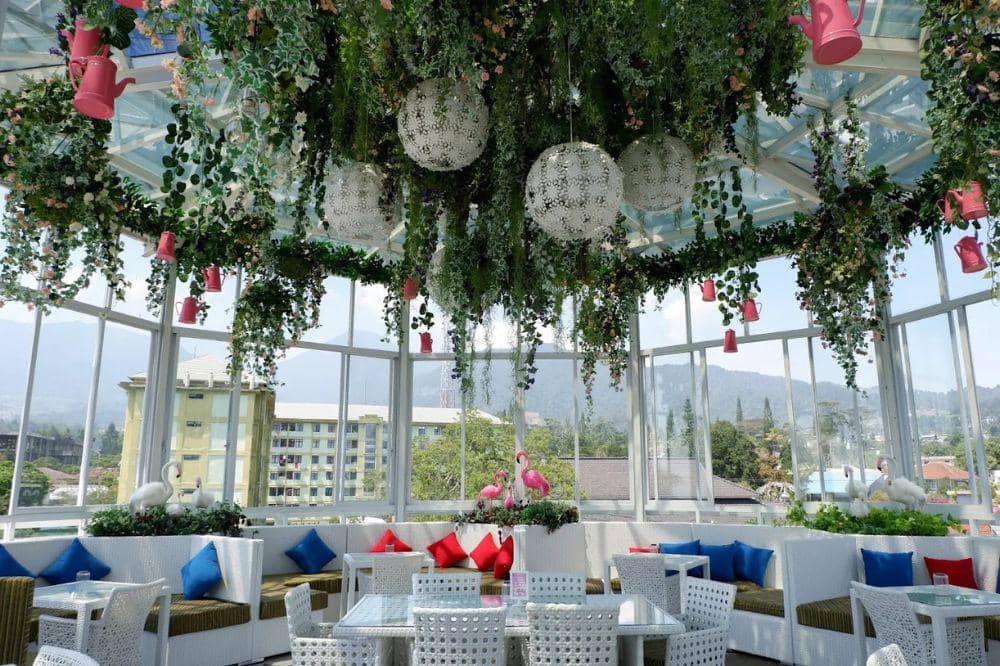 7 Tempat Sarapan di Puncak Bogor dengan Suasana Alam yang Sejuk (3).jpg