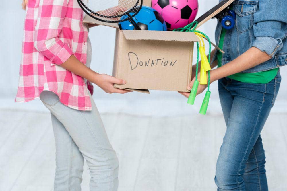 Kotak mainan untuk donasi