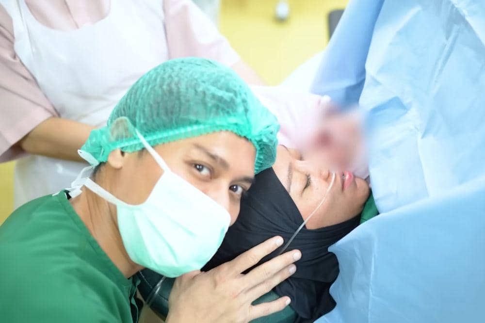 Youtube.com/Leslar Entertainment