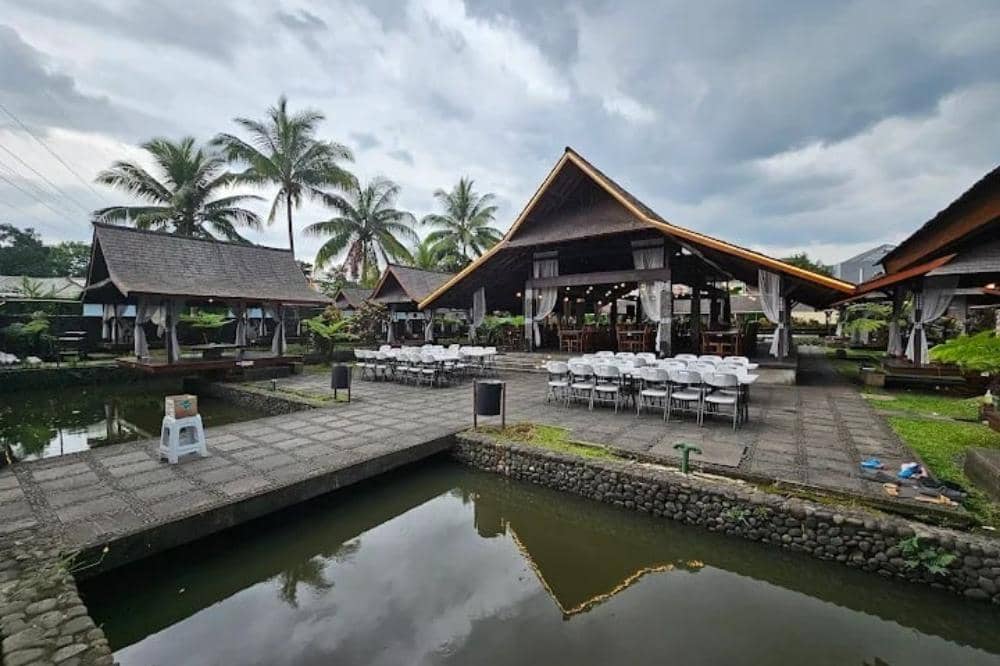 8 Tempat Makan 24 Jam di Bandung, Pilihan Kuliner Malam Paling Dicari.jpg