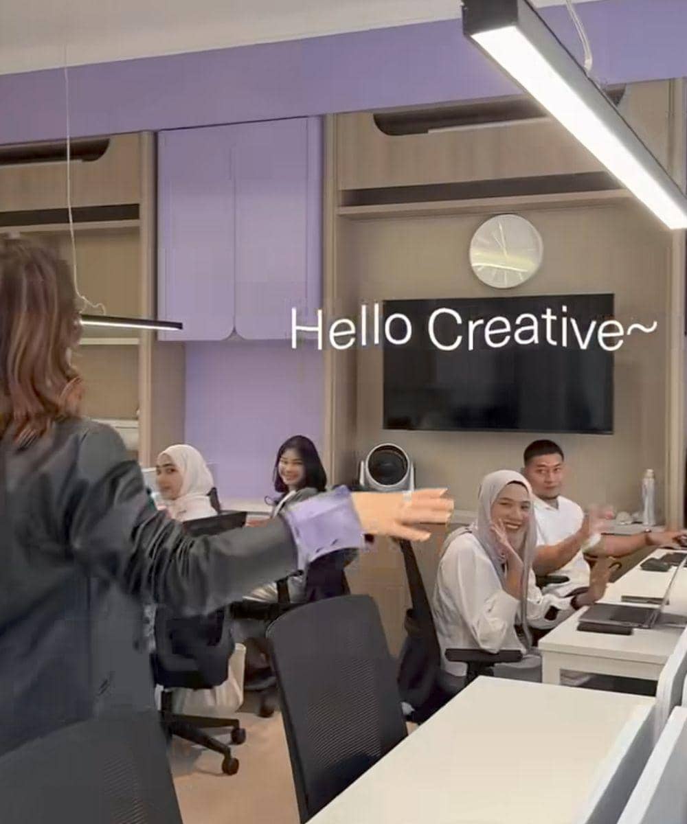 6 Foto Ruang Kerja Karyawan di Kantor Tasya Farasya 6