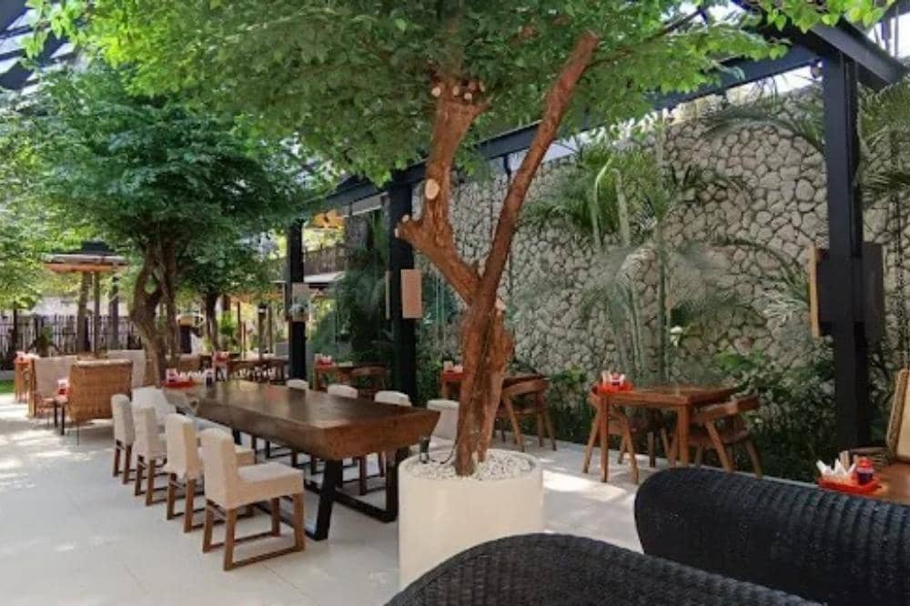 8 Tempat Makan 24 Jam di Bandung, Pilihan Kuliner Malam Paling Dicari.jpg