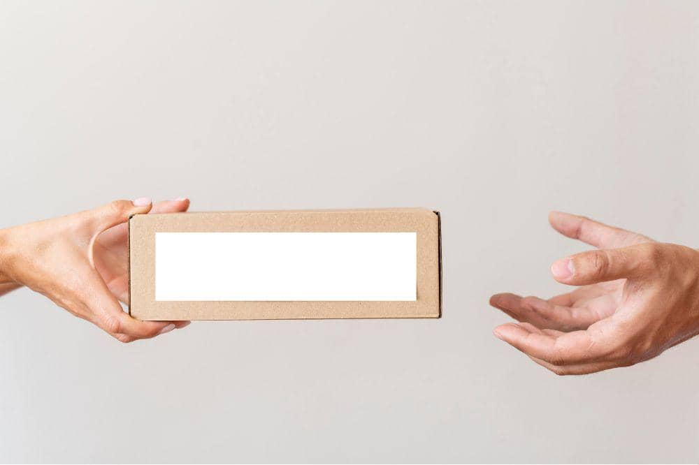 Tangan memberi dan menerima