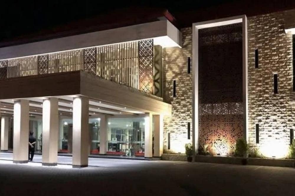 6 Rekomendasi Hotel Dekat Bandara Juanda Surabaya, Aksesnya Cepat.jpg
