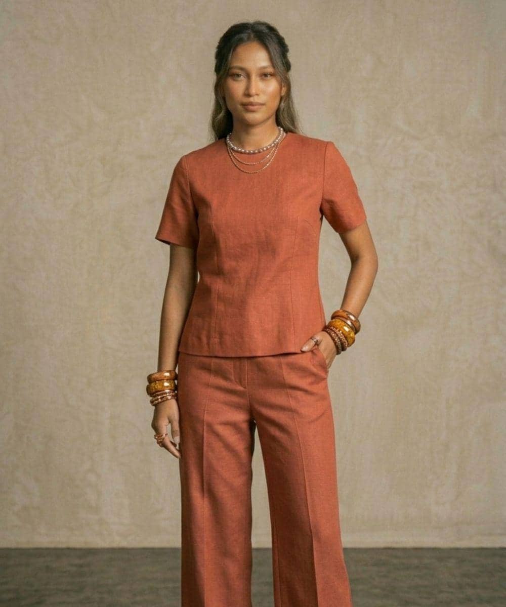 Tips Memilih Warna Baju untuk Kulit Sawo Matang 