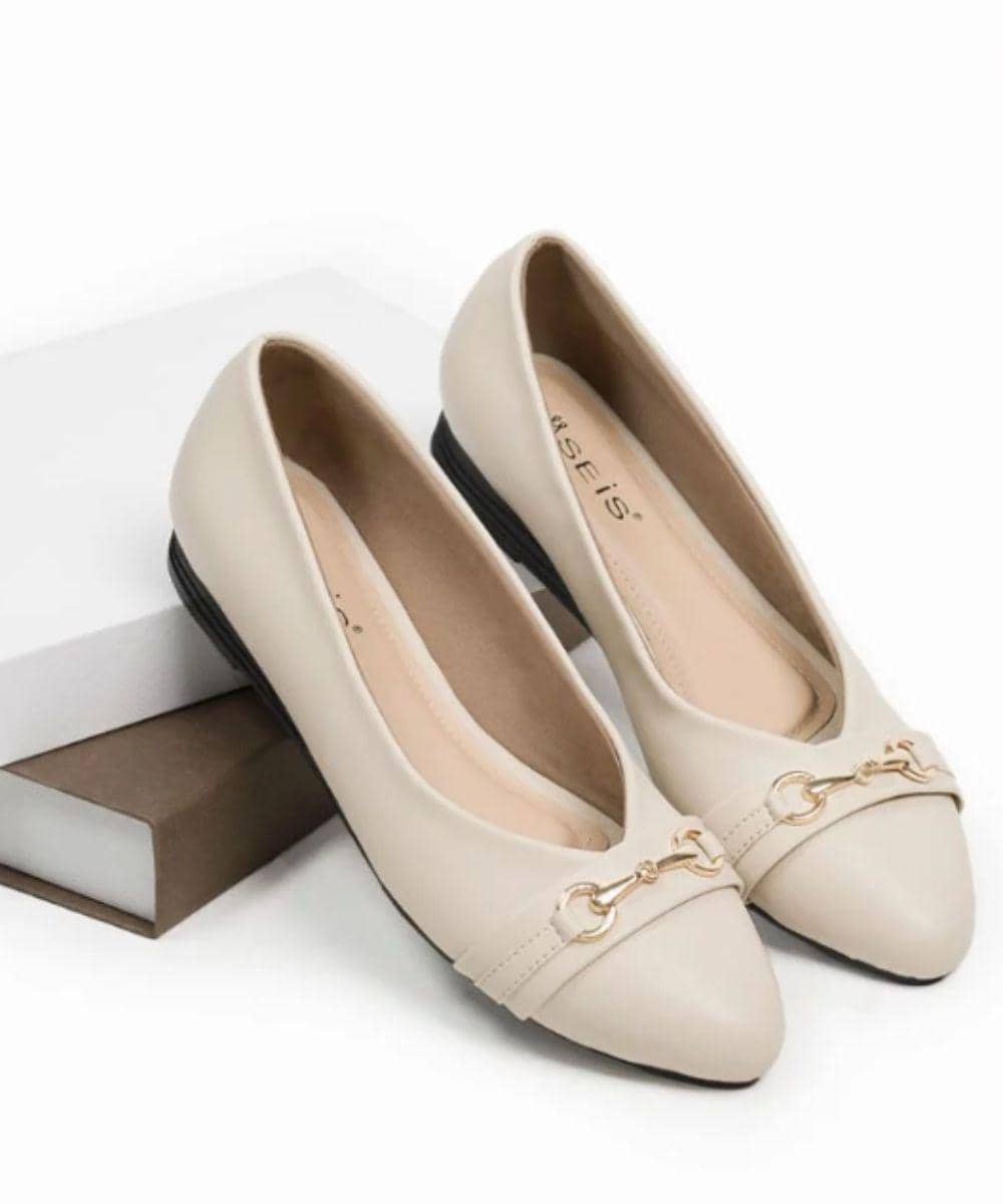 7 Rekomendasi Merek Flat Shoes untuk Kaki Lebar