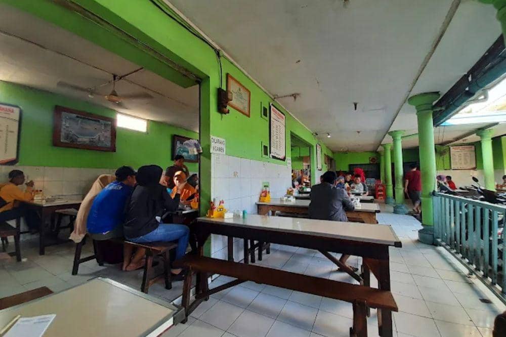 5 Tempat Makan 24 Jam di Surabaya yang Wajib Mama Kunjungi