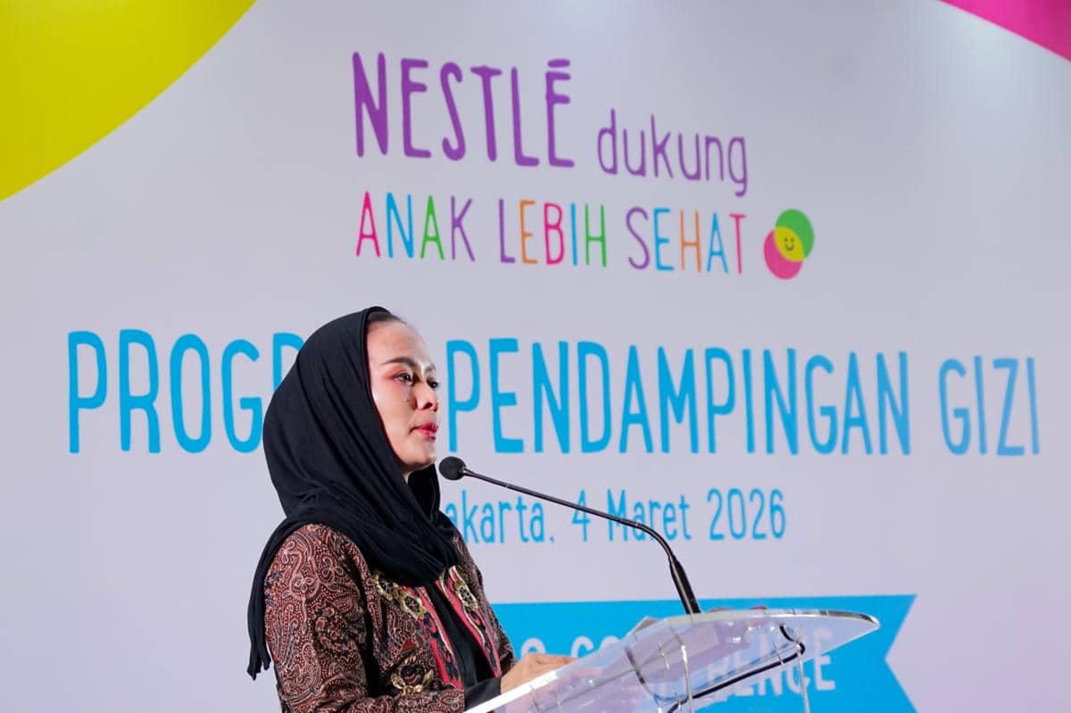 Dr. Yuni Hastutiningsih dalam program perkembangan gizi anak
