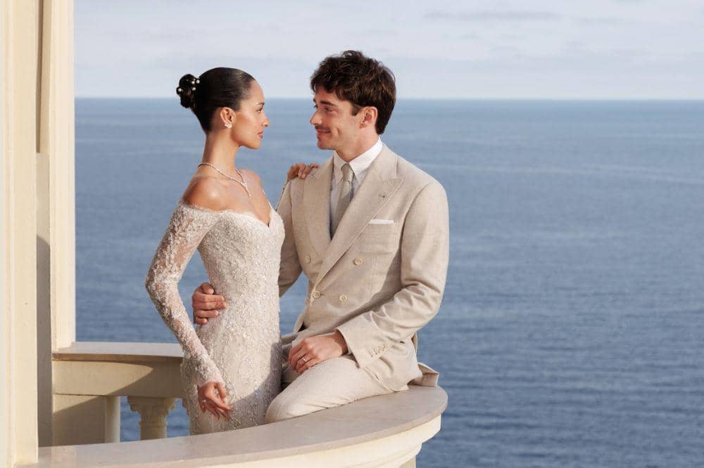 Potret Penampilan Pembalap F1 Charles Leclerc saat Menikah, Kenakan Nuansa Netral