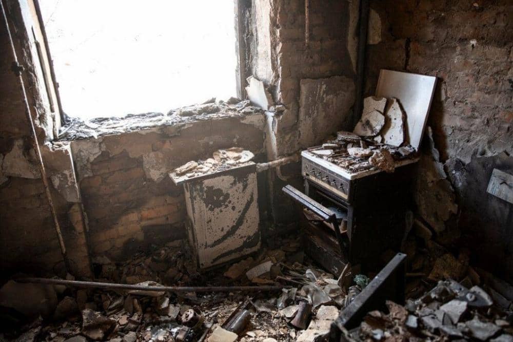 Rumah hangus terbakar