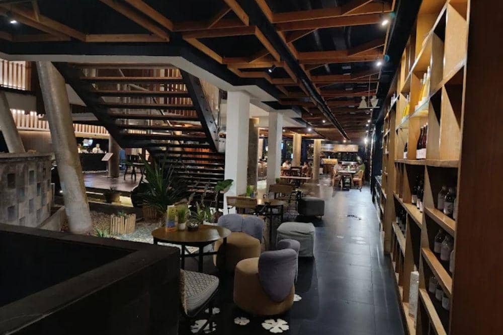 6 Tempat Makan 24 Jam di Bali, dari Legendaris hingga Kekinian