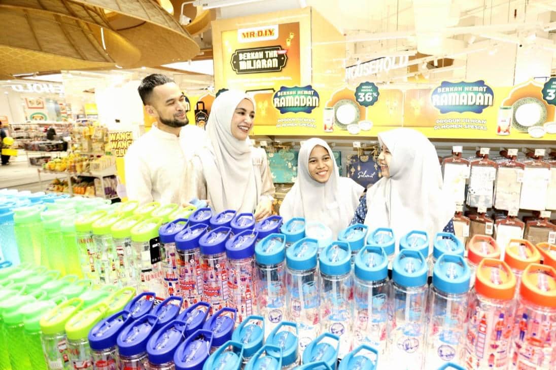 MR.D.I.Y. Shireen Sungkar dan Teuku Wisnu