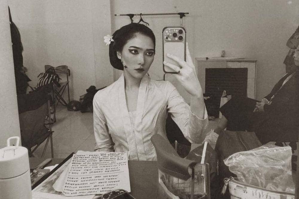 8 Fakta Keluarga Isyana Sarasvati 8