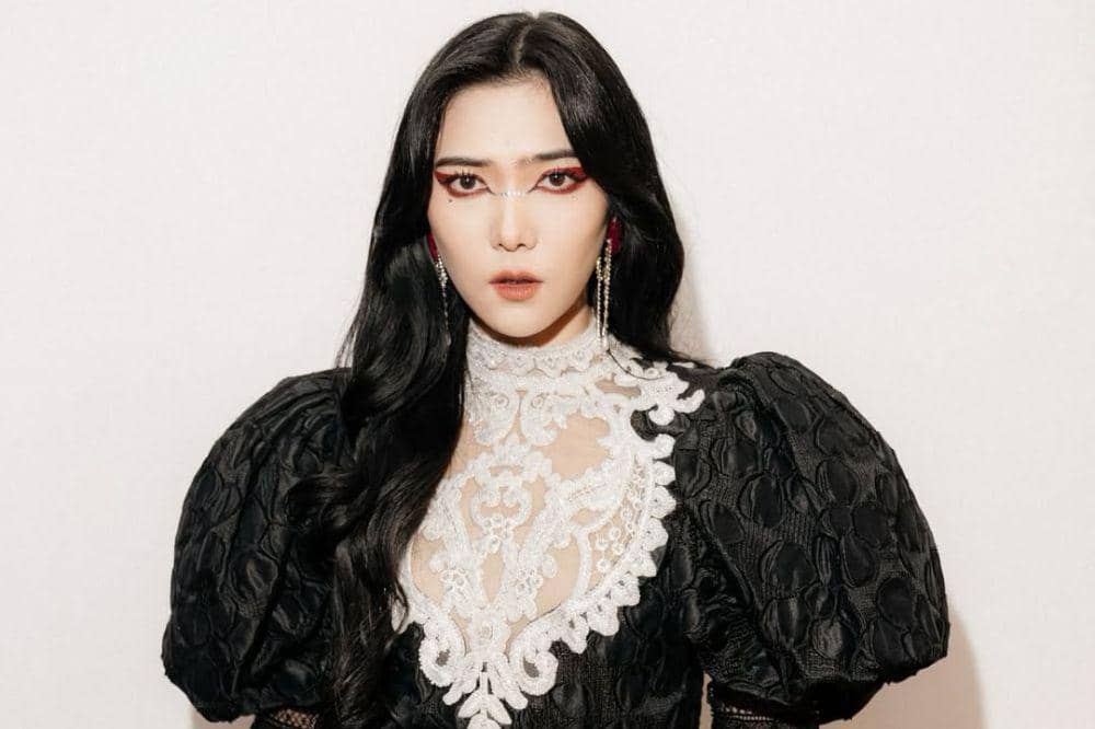 8 Fakta Keluarga Isyana Sarasvati, Kakaknya Rara Sekar Juga Musisi