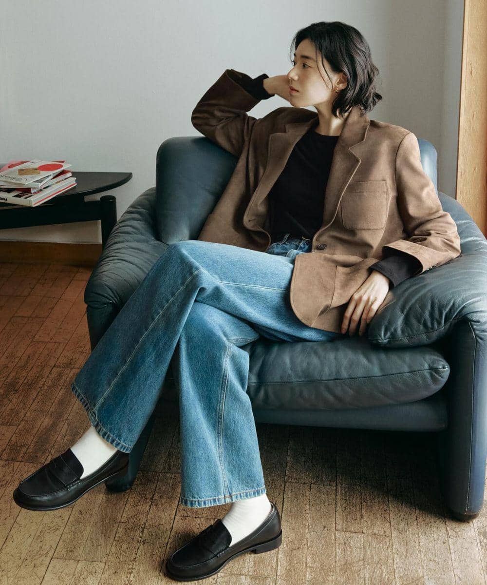 Inspirasi Padu Padan Jeans ala Artis Drakor Jung Eun Chae 