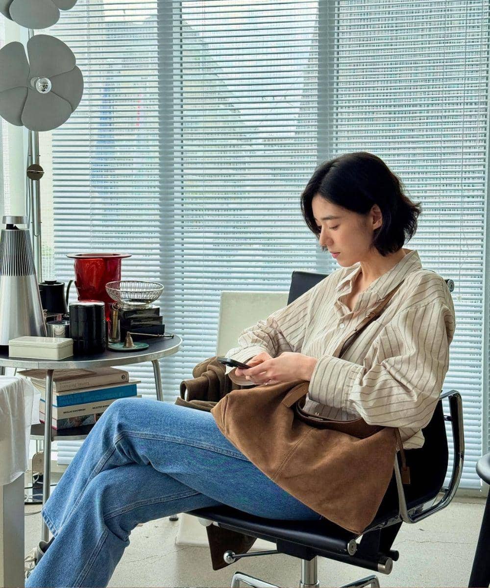 Inspirasi Padu Padan Jeans ala Artis Drakor Jung Eun Chae 2.jpg