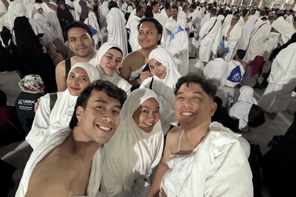 Haru! Yura Yunita Dampingi Vidi Aldiano hingga ke Liang Lahat