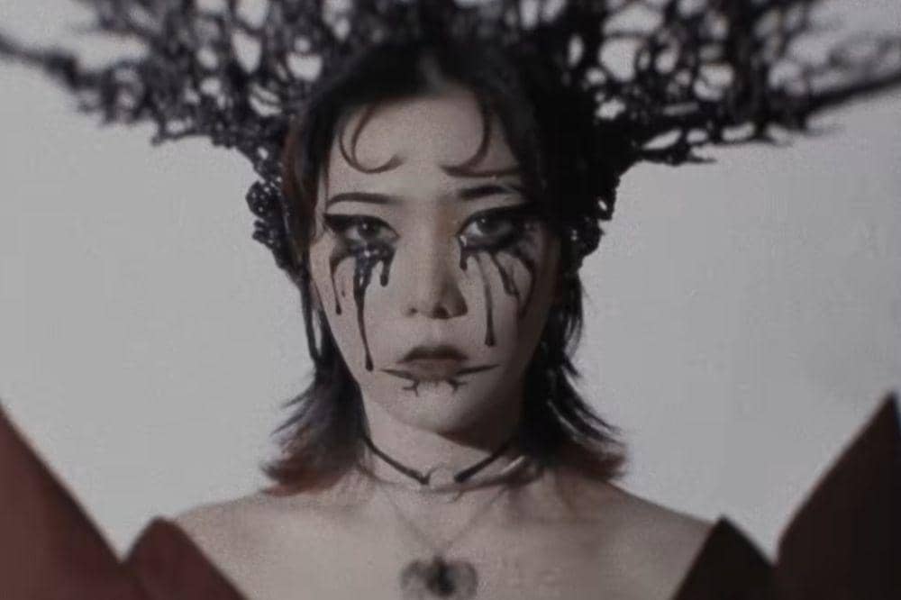 transformasi gaya isyana sarasvati