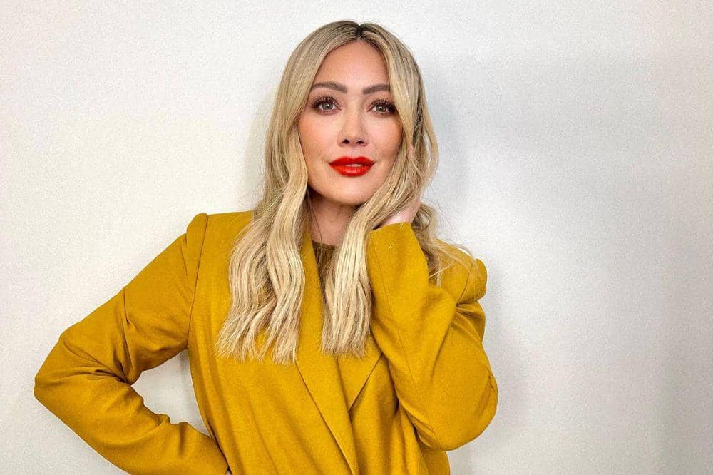 Hilary Duff Ceritakan Masa Menyusui Anaknya, Akui Terlalu Perfeksionis