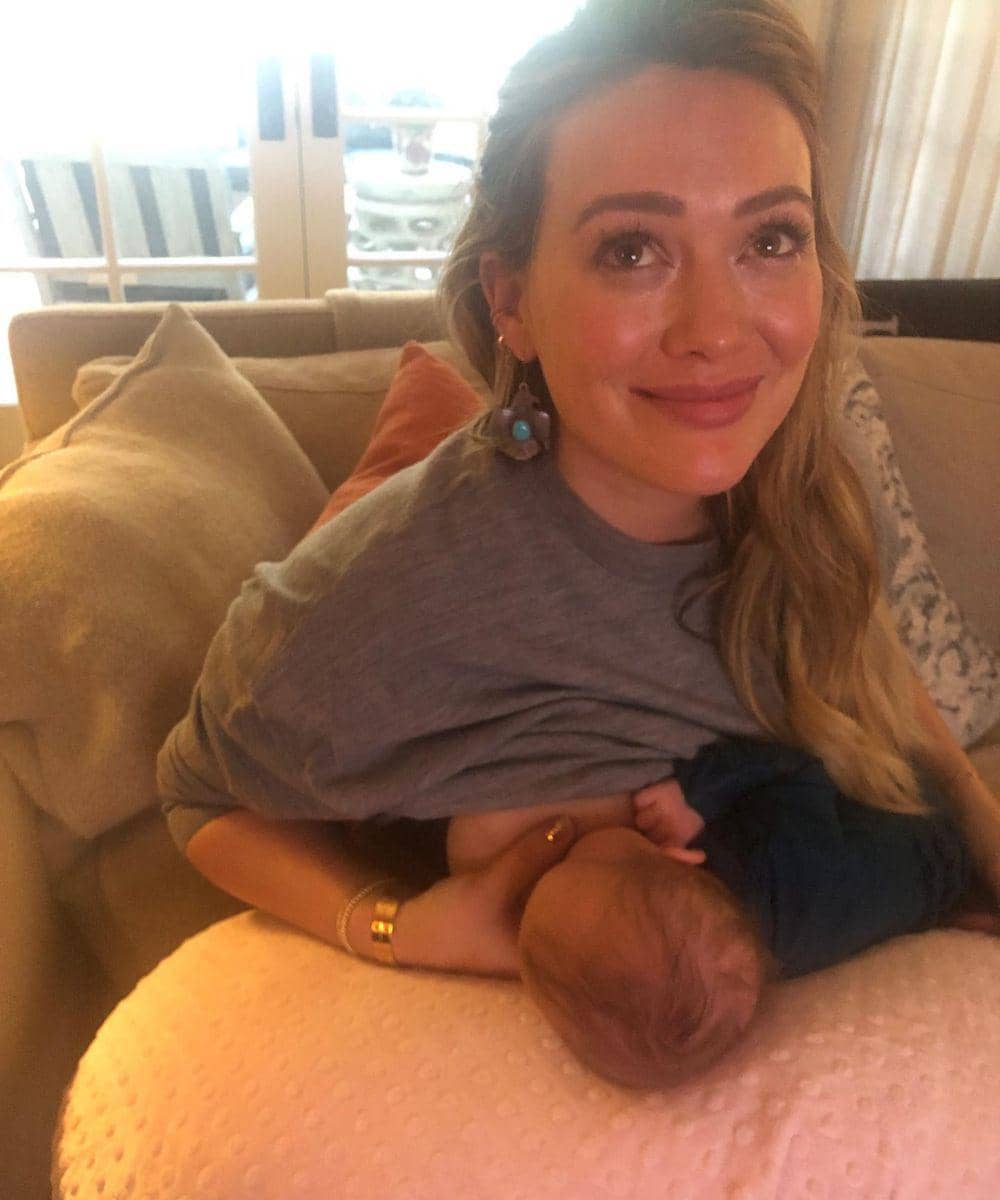 Hillary Duff Ceritakan Masa Menyusui Anaknya Akui Terlalu Perfeksionis 