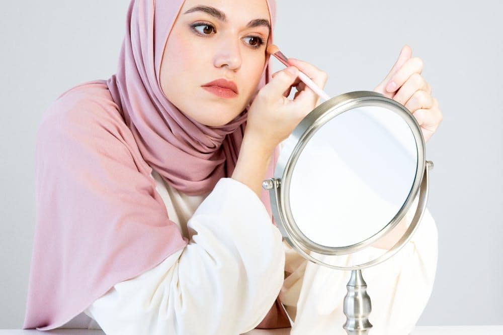 7 Tips Makeup Natural untuk Ibu Hamil di Hari Lebaran, Tahan Seharian