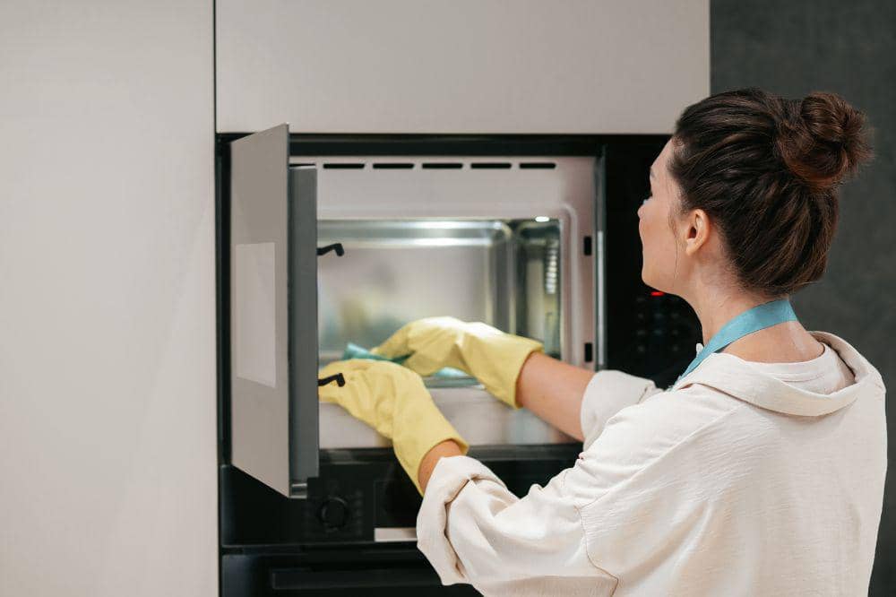 6 Cara Membersihkan Oven