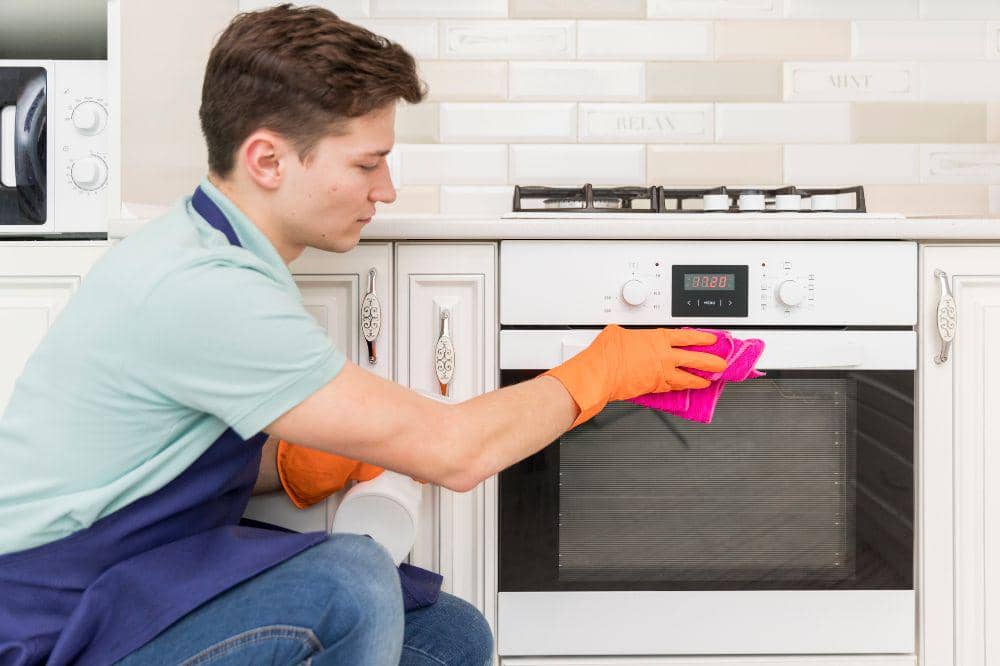 6 Cara Membersihkan Oven