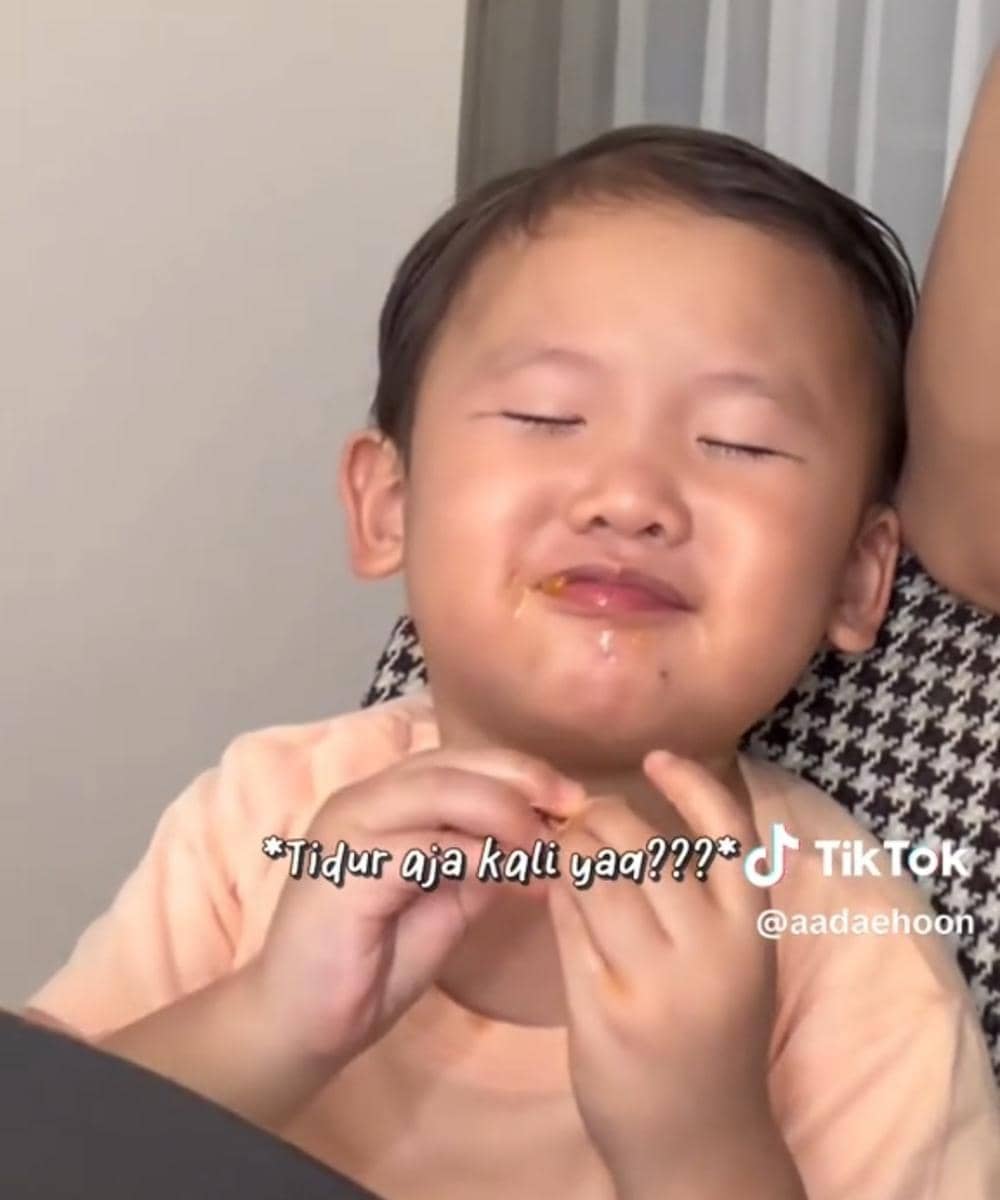 Eunho pura-pura tidur